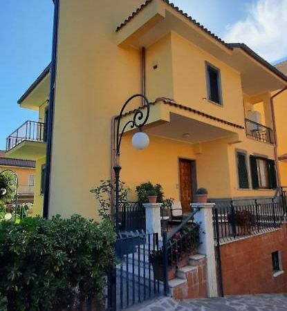 Anagnina Apartment Capistrano Řím Exteriér fotografie